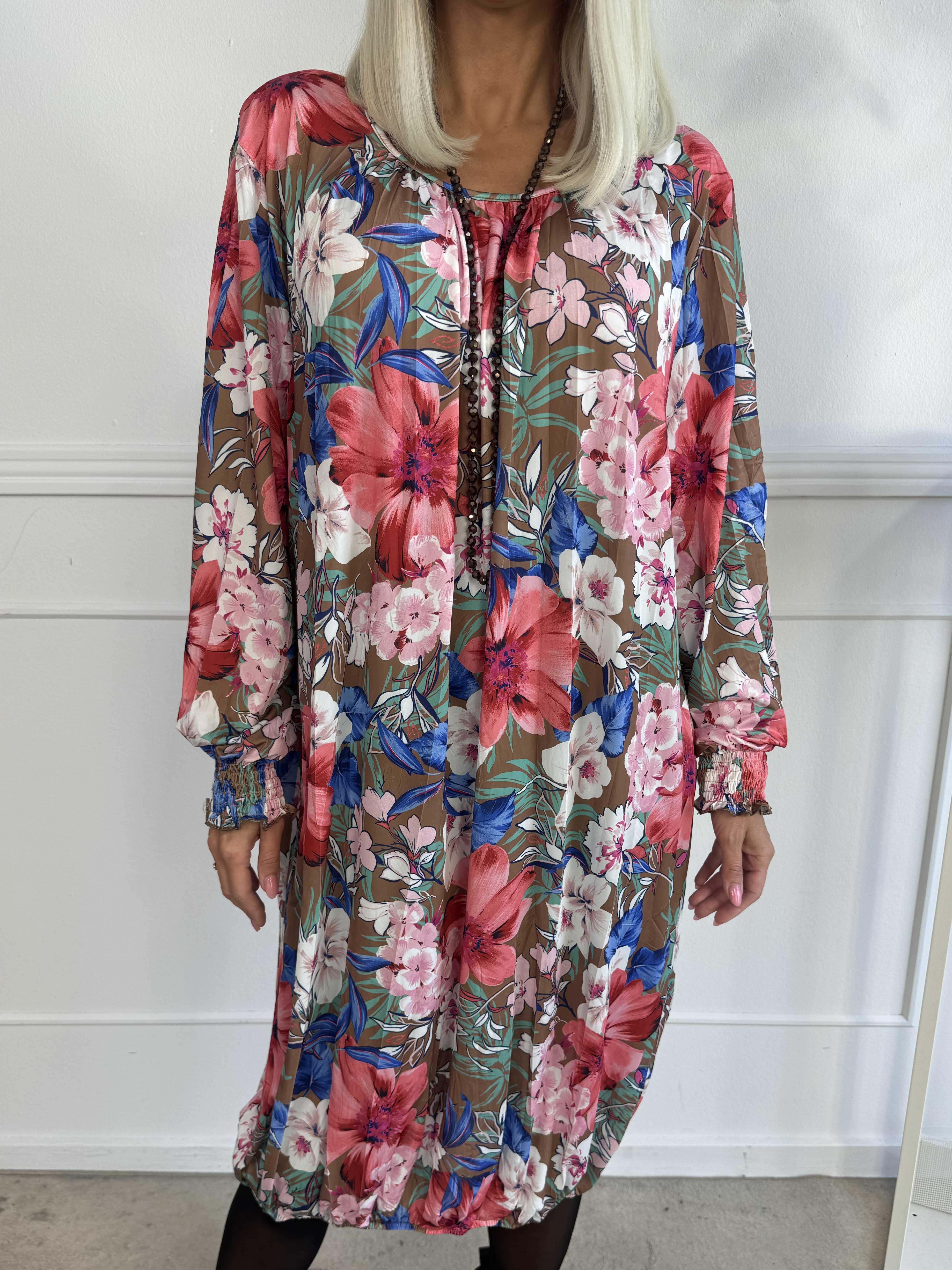 Miracle Floral Dress L/S - Blommig klänning med resår och långa ärmar